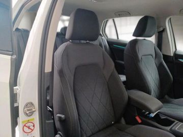 Volkswagen Golf - 10