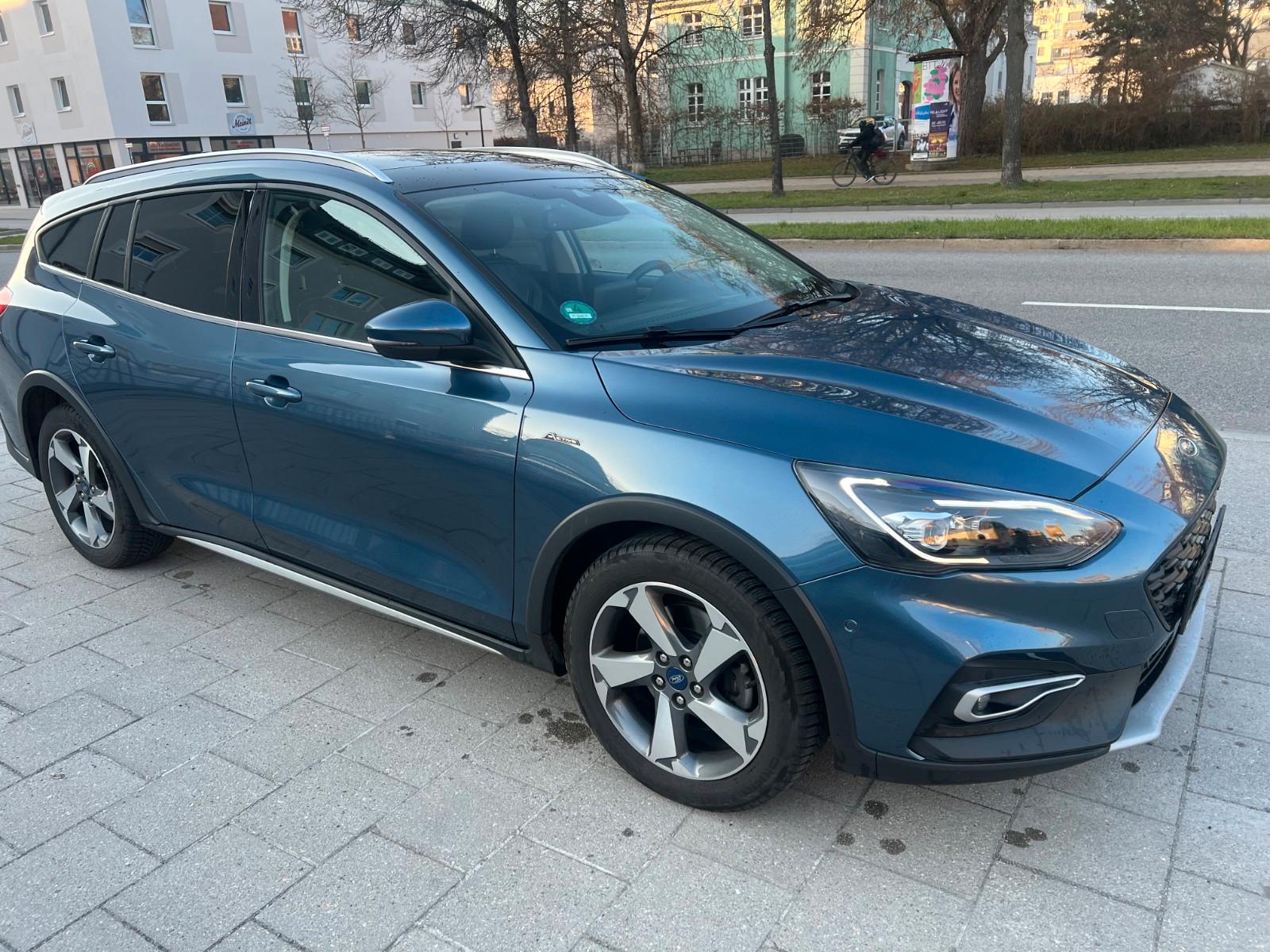 Ford Focus Turnier Active Vignale.Deutsches Fzg.Pano,