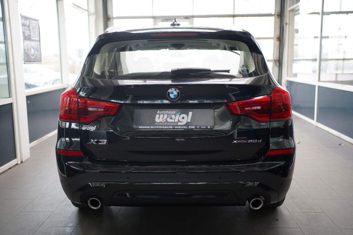 Fahrzeugabbildung BMW X3 xDrive 20d Advantage +Glasdach+HeadUp+HiFi+PD