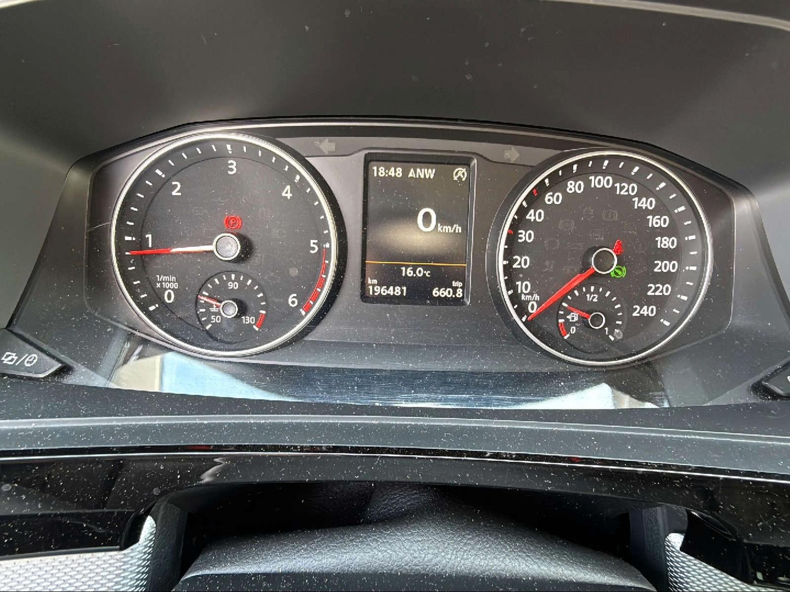 Volkswagen T6 Multivan Highline | LED | ACC | AHK | Kam