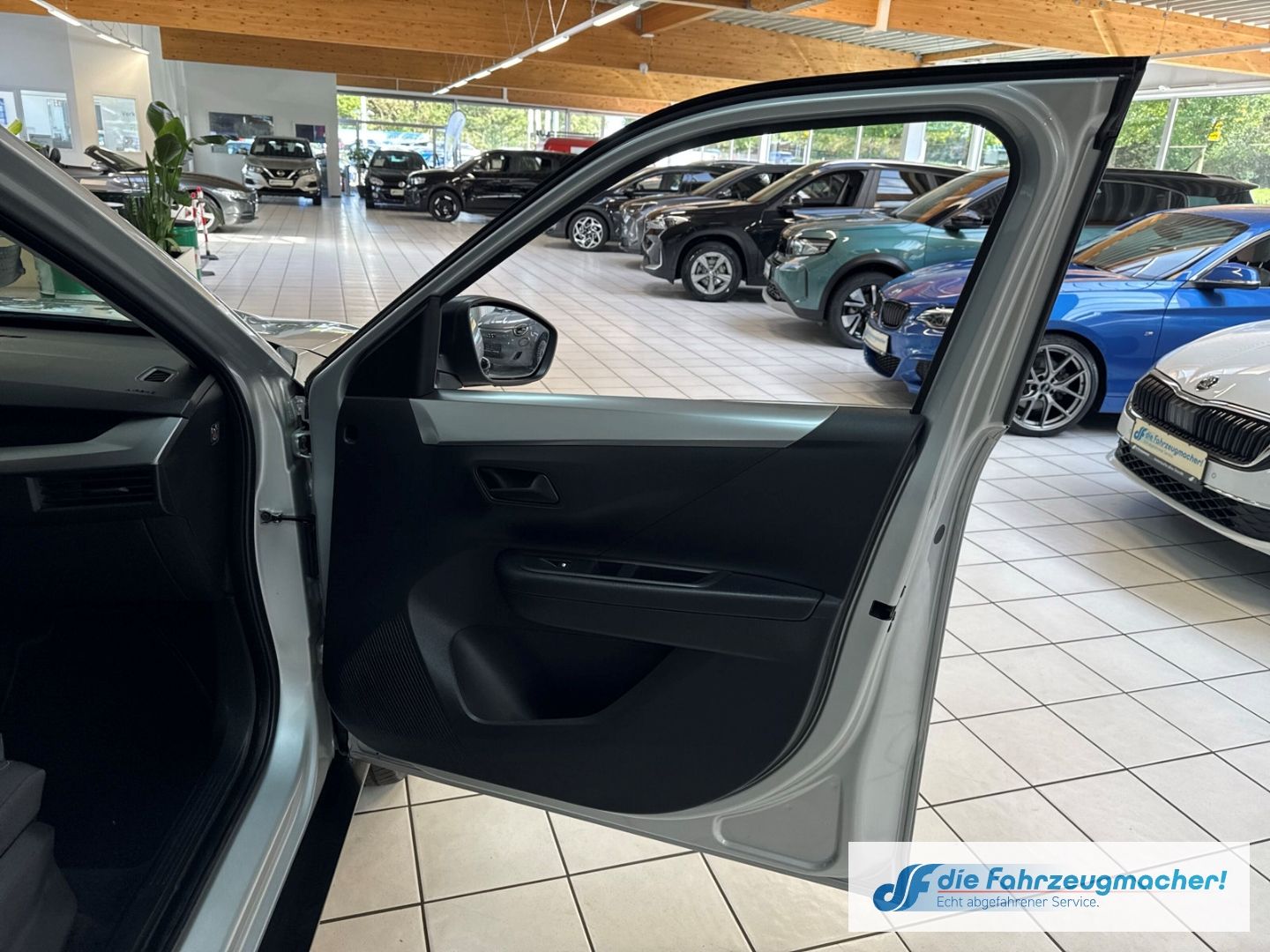 Fahrzeugabbildung Opel Frontera Electric Edition 83 kW Digitales Cockpi