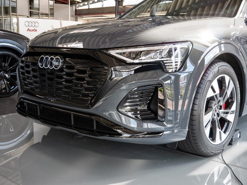 Audi Q8 S line 50 e-tron quattro 1.226,- EUR MTL* ACC
