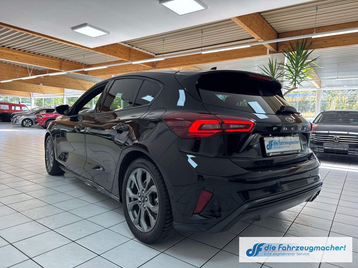 Fahrzeugabbildung Ford Focus ST-Line Navi LED ACC Apple CarPlay Android