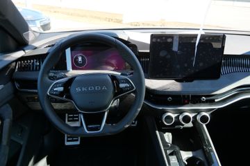 Skoda Superb Combi 2.0 TDI DSG 4x4 Sportline PANO STHZ