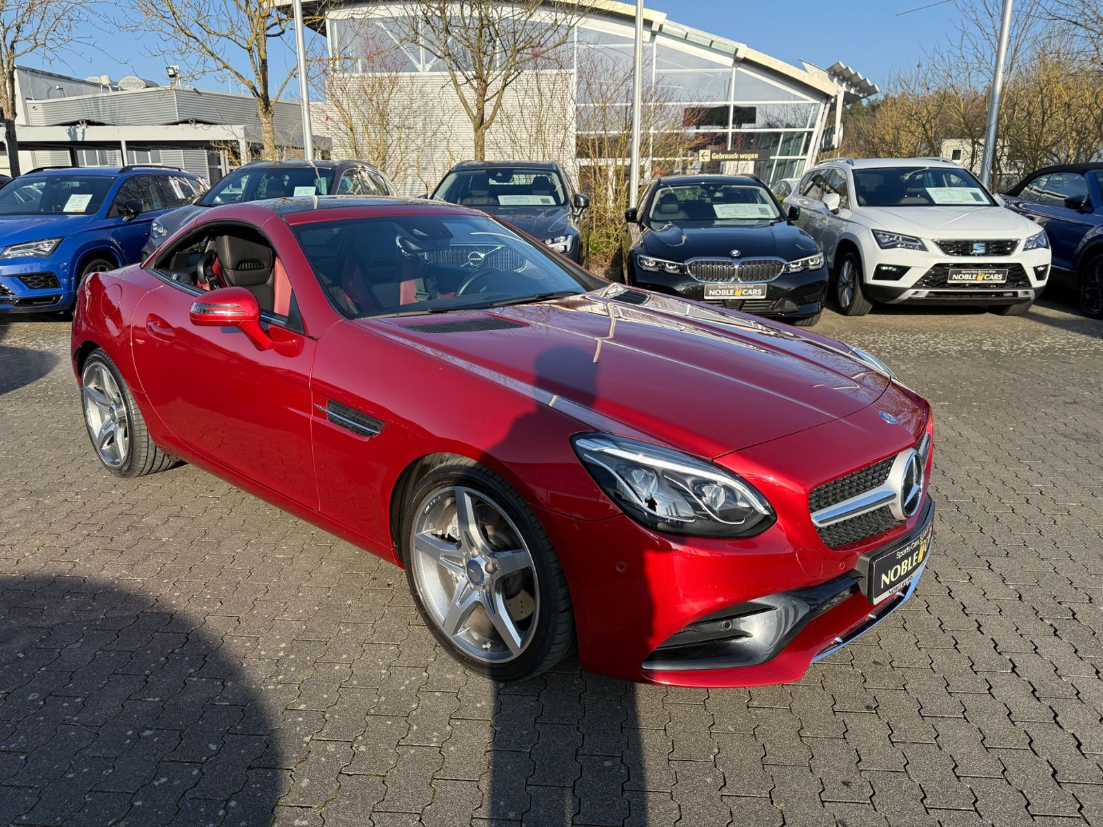 Fahrzeugabbildung Mercedes-Benz SLC 200 Roadster LED NAVI ALU