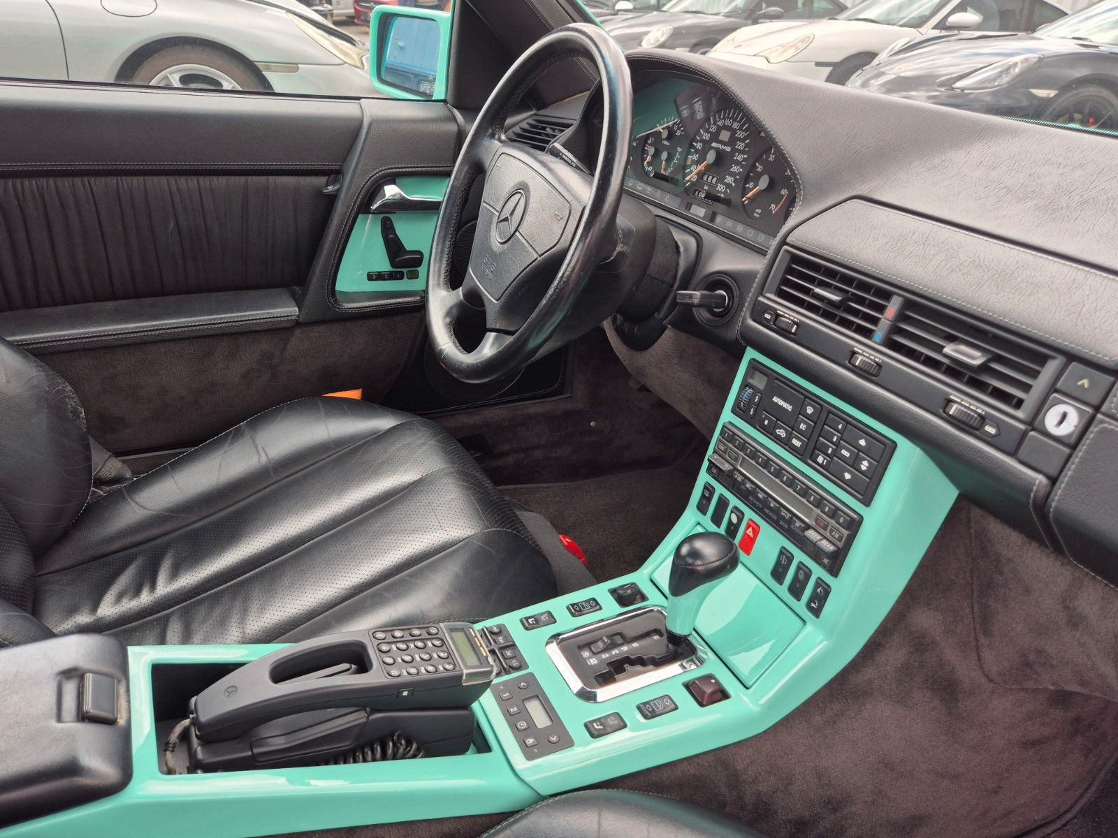 Fahrzeugabbildung Mercedes-Benz SL 600 AMG Unikat in Porsche Mint/Full Designo