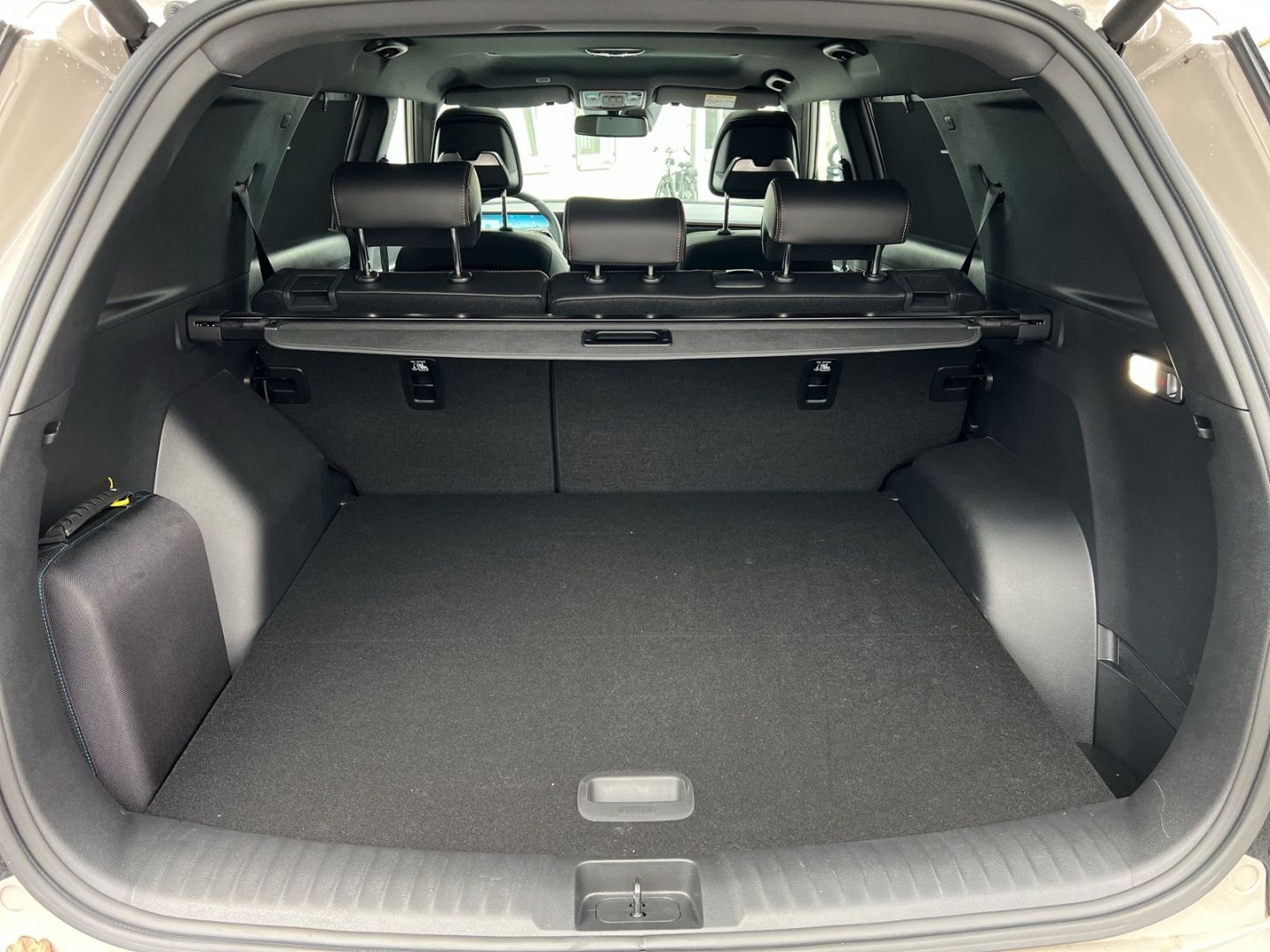 Fahrzeugabbildung KGM Torres EVX 207 PS Titanium A T 2WD Leder met.