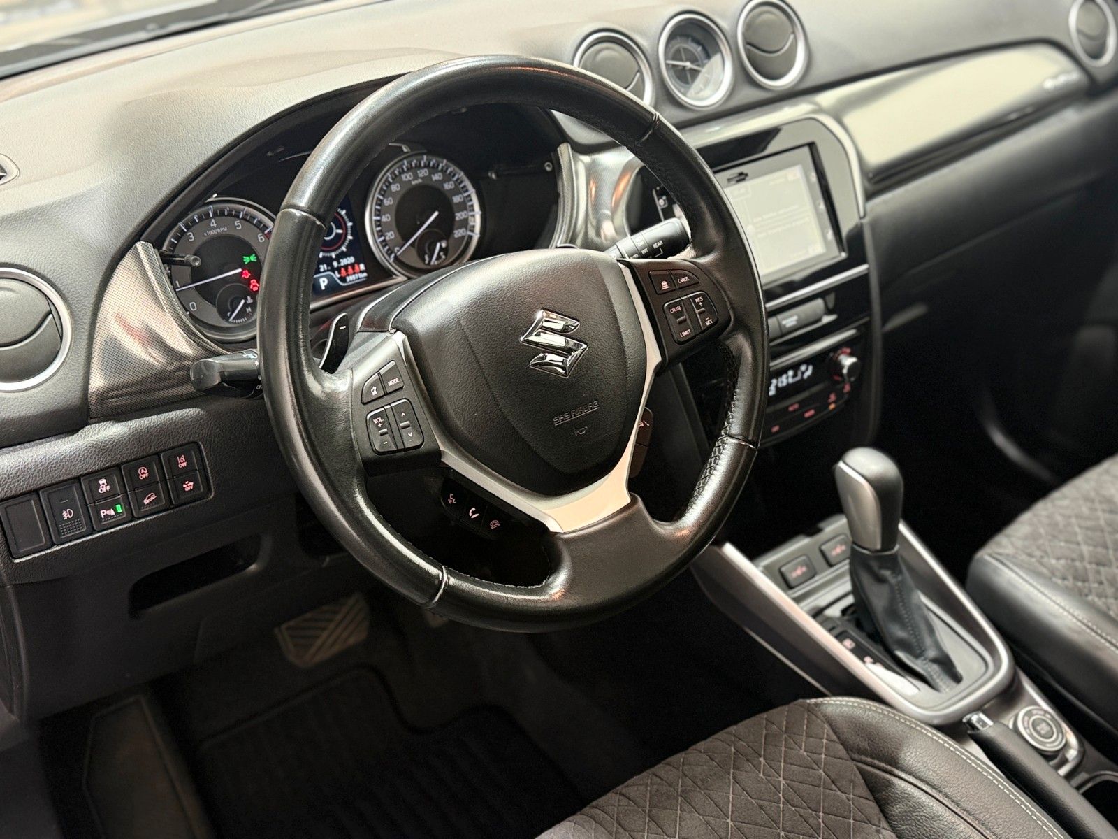 Fahrzeugabbildung Suzuki Vitara 1.4 BOOSTERJET Hybrid Comfort+ 4x4 Autom.