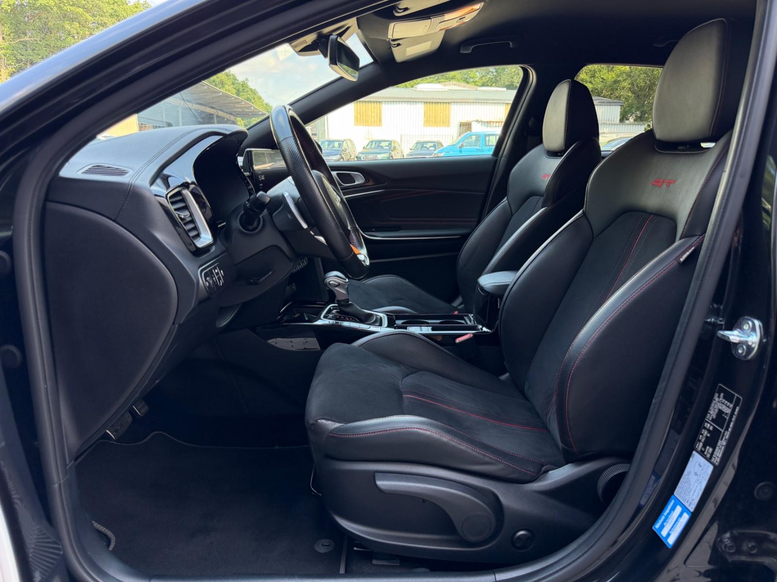 Kia Ceed GT/Automatik/LED/JBL/AHK/Alcantara/47700km