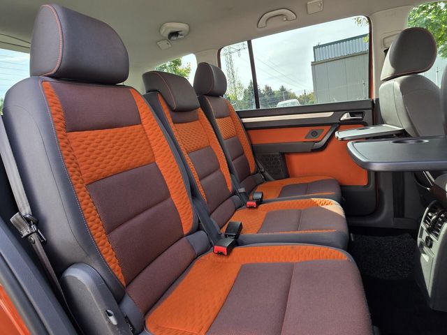 VW Touran — Foto 26