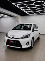 Toyota Yaris 1.5 Hybrid 5 porte Lounge - Toyota Yaris Lounge mit Hybrid-Antrieb (Benzin/Elektro)