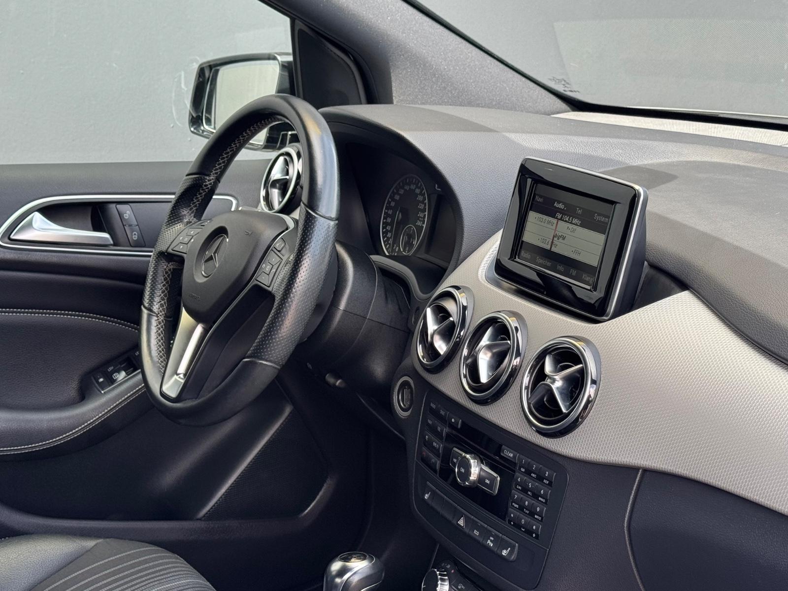 Mercedes-Benz B 180 Sport 2.Hand/SHZ/MFL/NAVI/Garantie