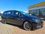 Opel Astra K ST NEUER MOTOR+LED+NAVI+KLIMAAUTO+SHZ+LH - Opel Astra: Motor