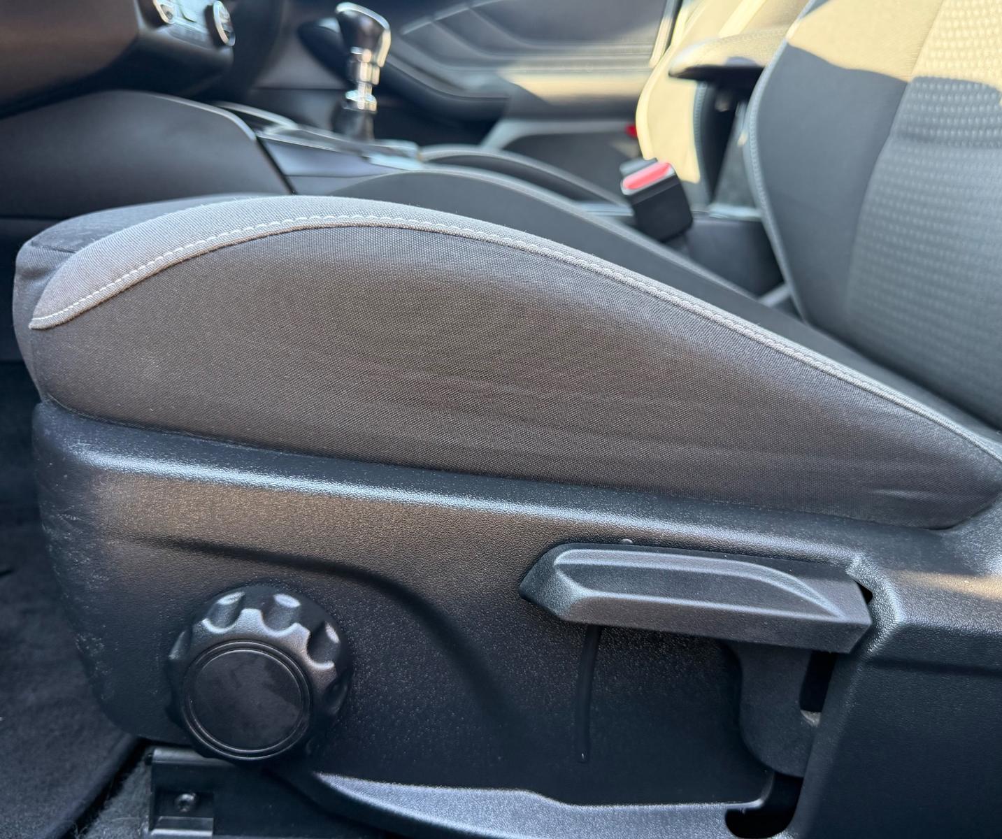 Ford Focus Turnier Cool & Connect Sport Lenkrad