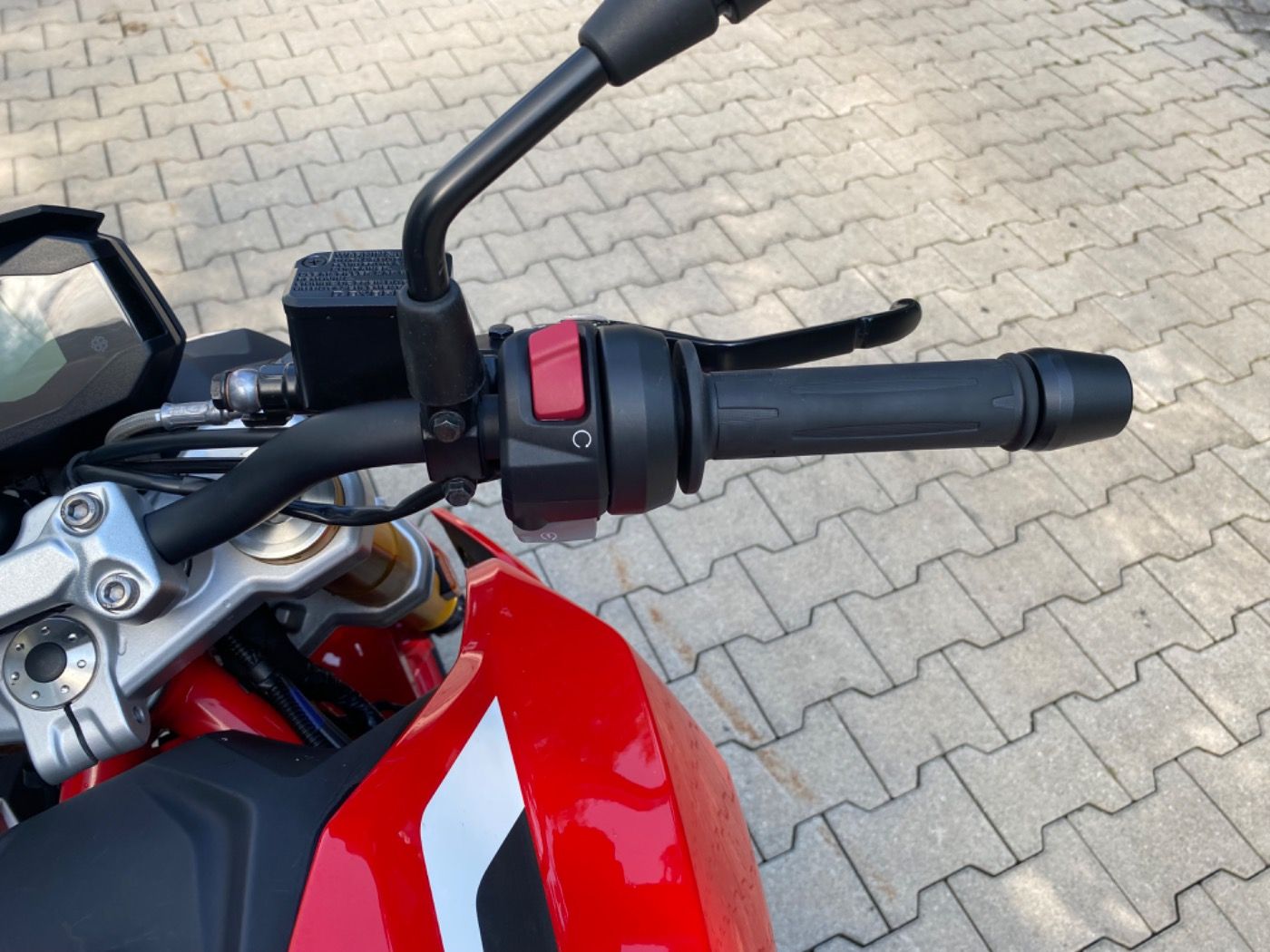 Fahrzeugabbildung BMW G 310 R