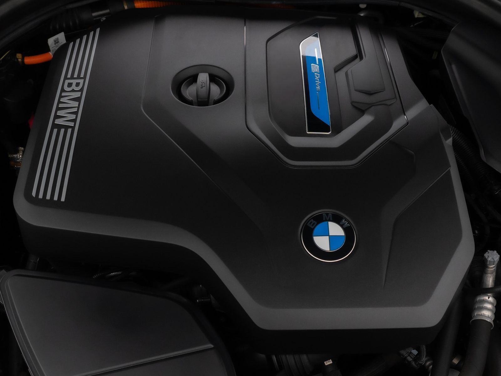 Fahrzeugabbildung BMW 530e AHK Alarm Kamera DAB 4xKlima M Sport 18Zoll