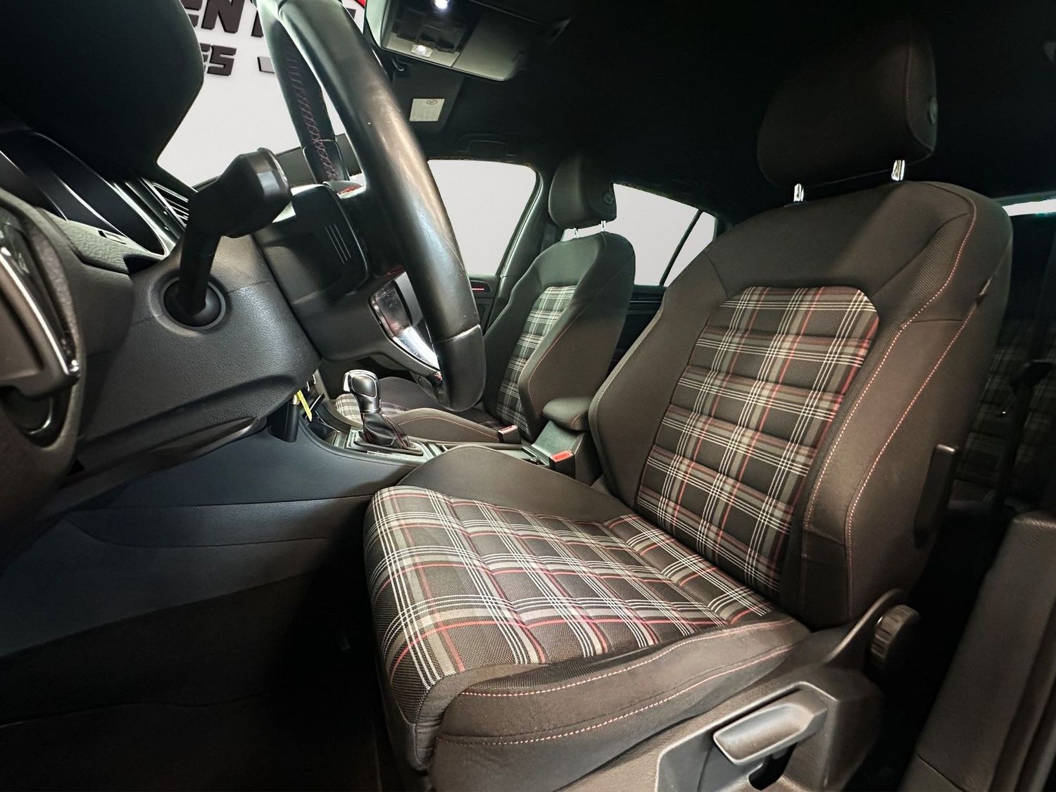 Volkswagen Golf GTI BMT Automatik Navi PDC Bi-Xenon SHZ foto 11