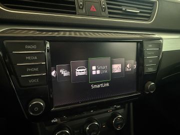 Skoda Superb COMBI 2.0 TDI DSG XENON NAVI ACC AHK