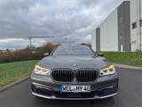 BMW 750i -X-Drive Top!!!!! Massage!!Sehr gepflegt  - graue BMW 750