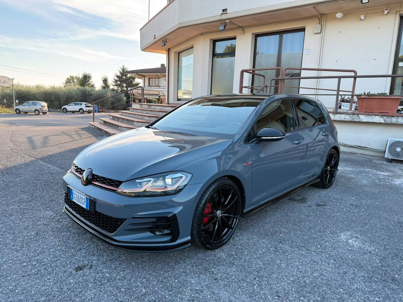 Volkswagen Golf GTI 2.0 TSI TCR DSG 5p. BlueMoti imagem 3