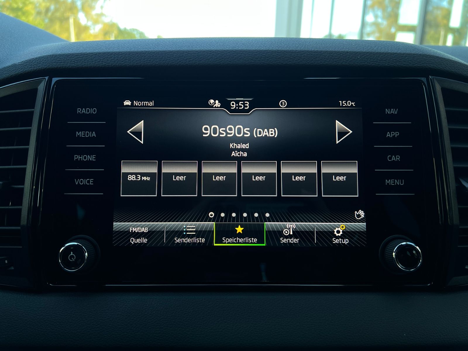 Fahrzeugabbildung SKODA Karoq Sportline 2.0 TDI DSG 4x4 *AHK, Navi, Trav