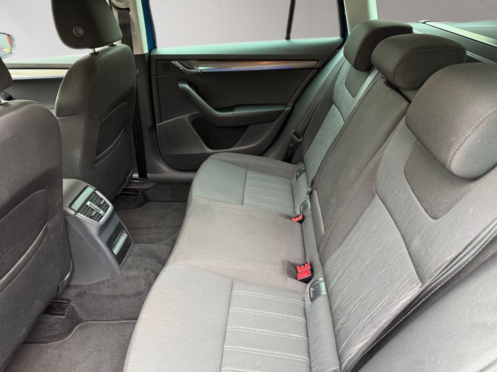 Fahrzeugabbildung SKODA Octavia Combi 1.8 TSI DSG Style