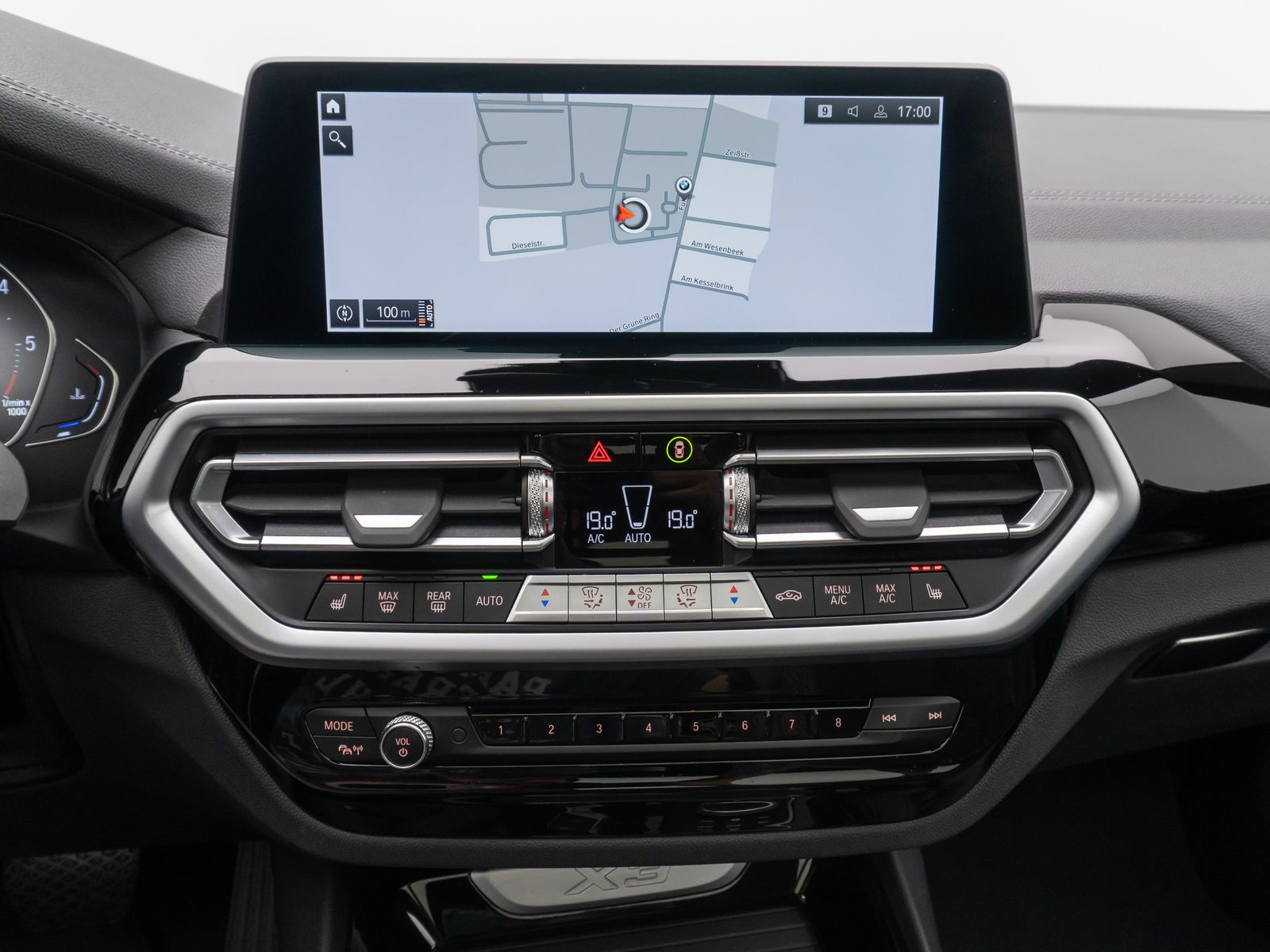 Fahrzeugabbildung BMW X3 xD30d Alarm HUD Laser DAB DisplKey 19"M Sport
