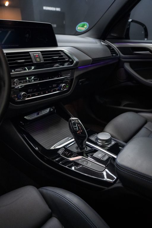 BMW X3 M40i*AHK*HU*PANO*H&K*360*LED BMW X3 M40i*AHK*HU*PANO*H&K*360*LED