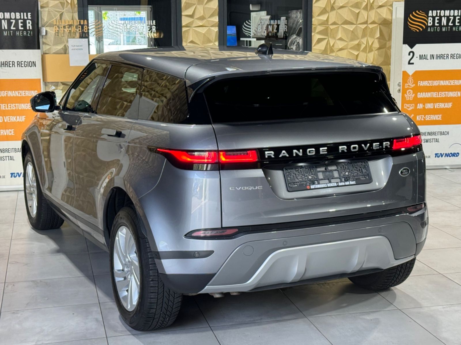 Fahrzeugabbildung Land Rover Range Rover Evoque S//