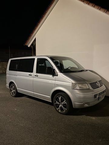 Volkswagen T5 Campervan