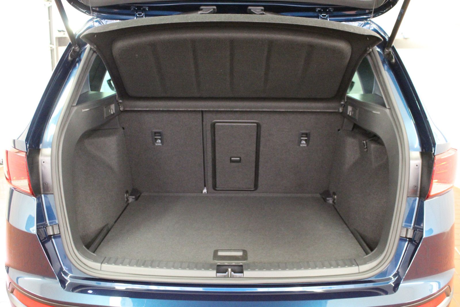 Fahrzeugabbildung SEAT Ateca 1.5 TSI ACT 110kW Xcellence DSG *Winterräd