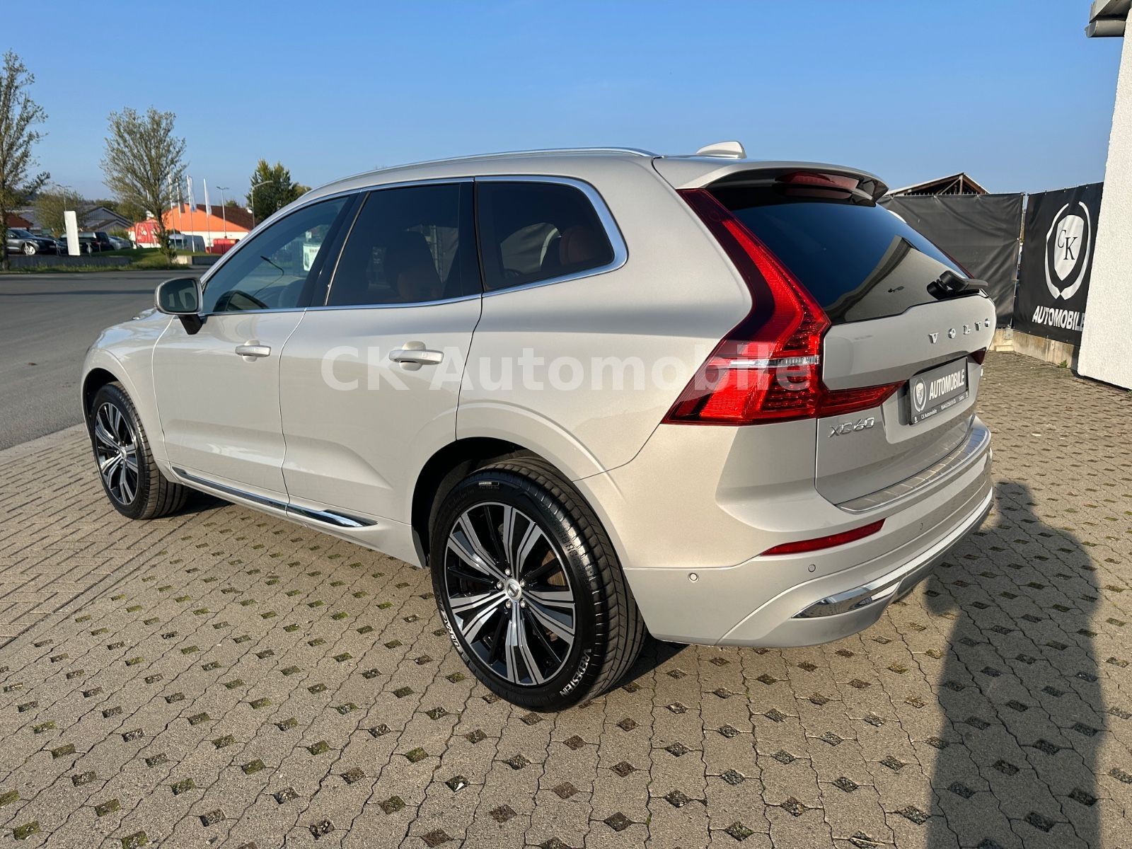 Fahrzeugabbildung Volvo XC60 B5 UltimateBright AWD/Head-Up/Pano/360°/AHK