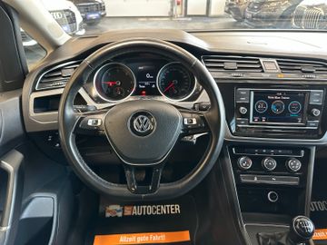 MYAUTOCENTER – Gebraucht- und Jahreswagen mit Werkstattservice in Pfaffenhofen Volkswagen Touran *1.HAND*Tempo*Klima*AHK*PDC*