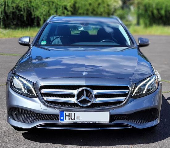 MERCEDES-BENZ E 200 T Autom. -