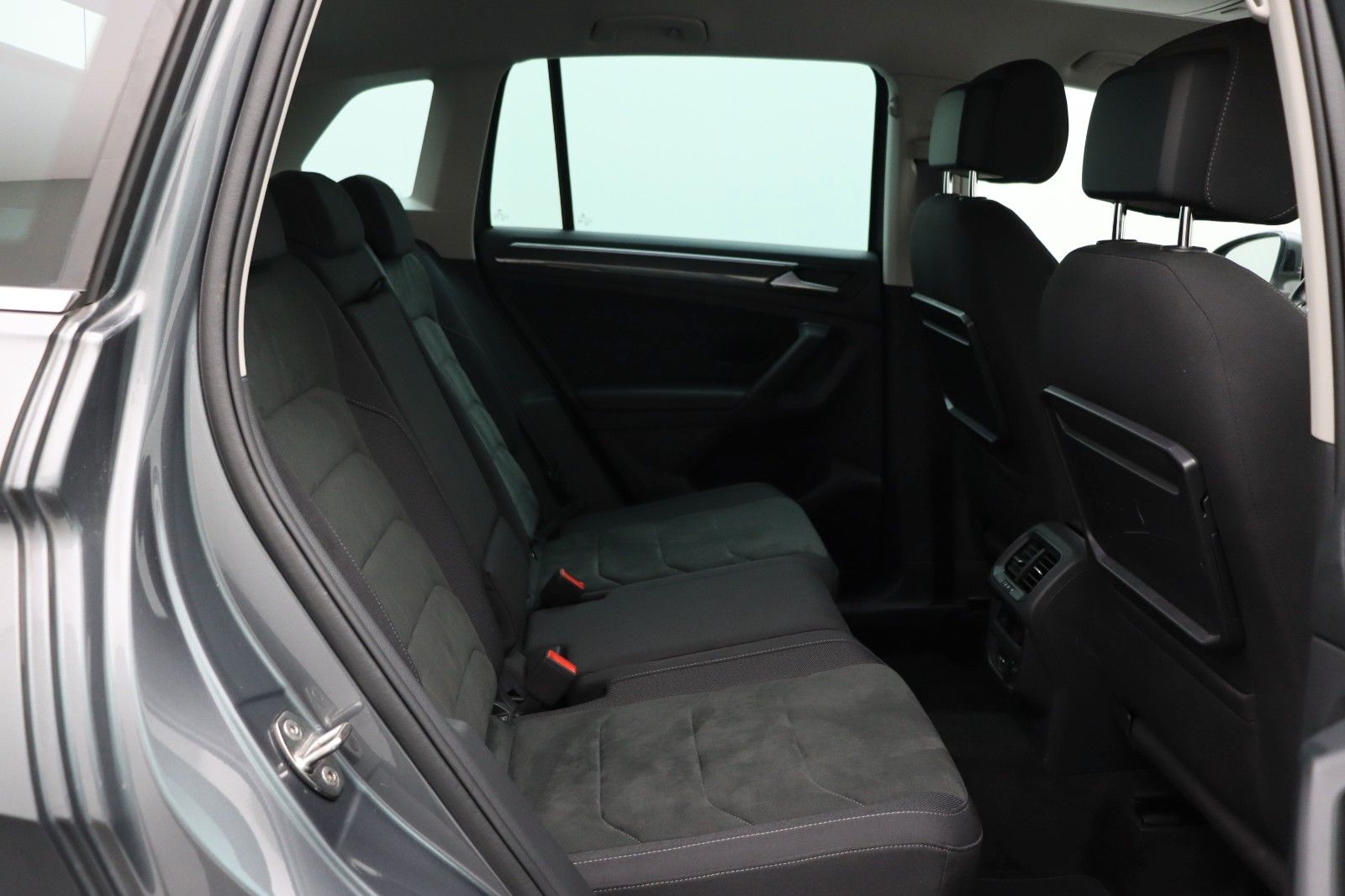 Fahrzeugabbildung Volkswagen Tiguan Highline 2.0 TDI 4Motion Standheizung