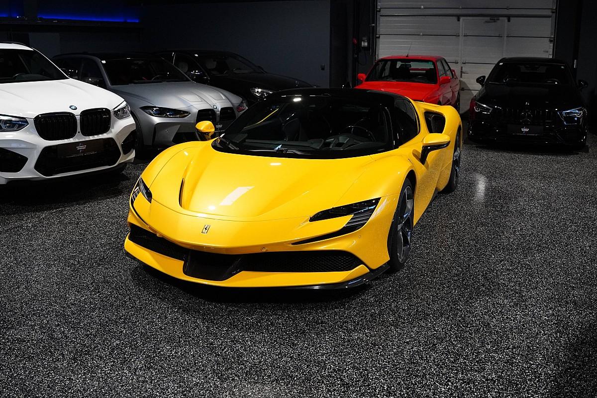 Ferrari SF90 Stradale *CARBON RACING SEATS*CARBON EXT...