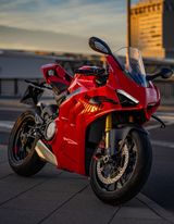 Ducati V4s