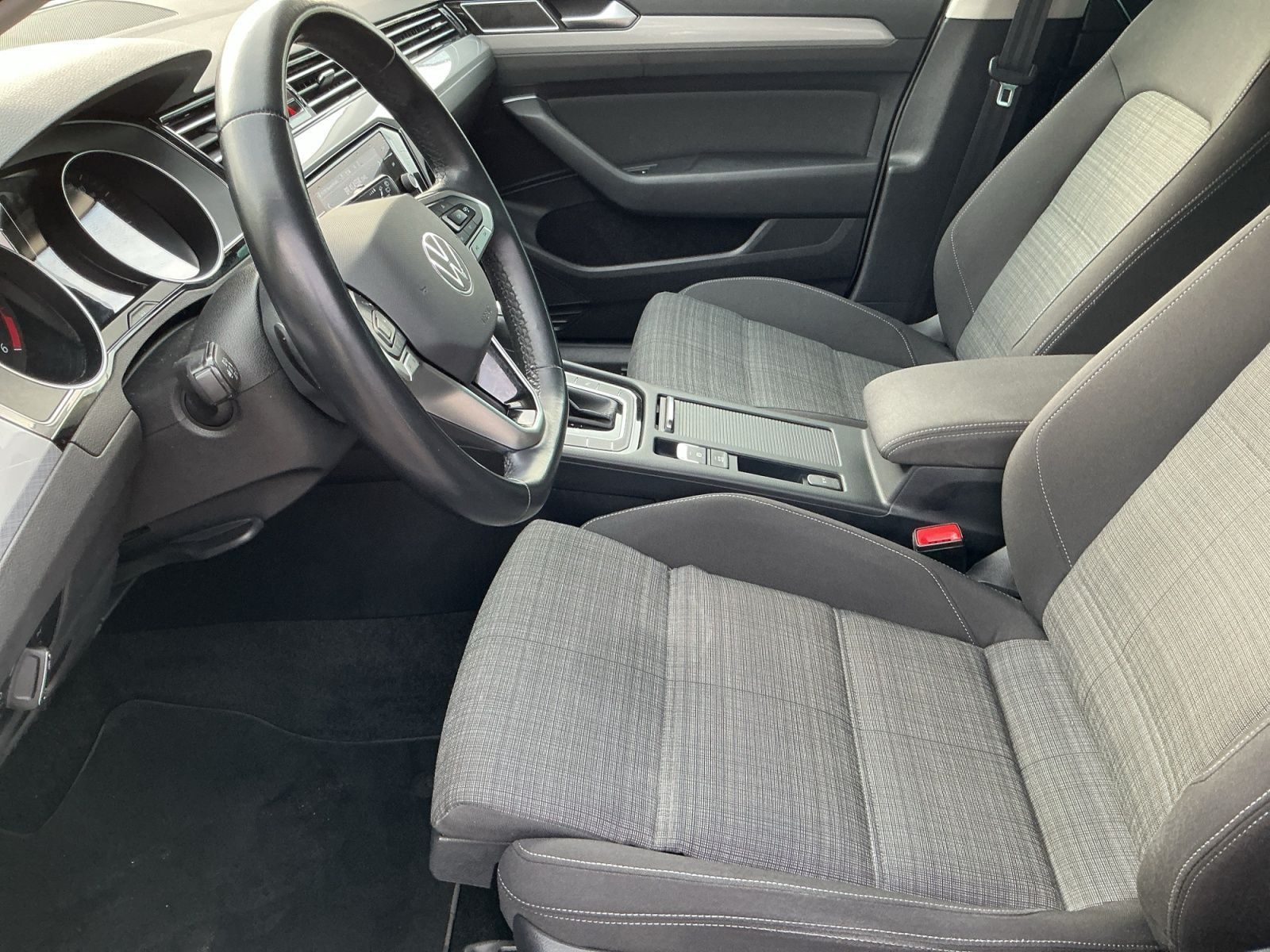 Volkswagen Passat Variant - Bild 12