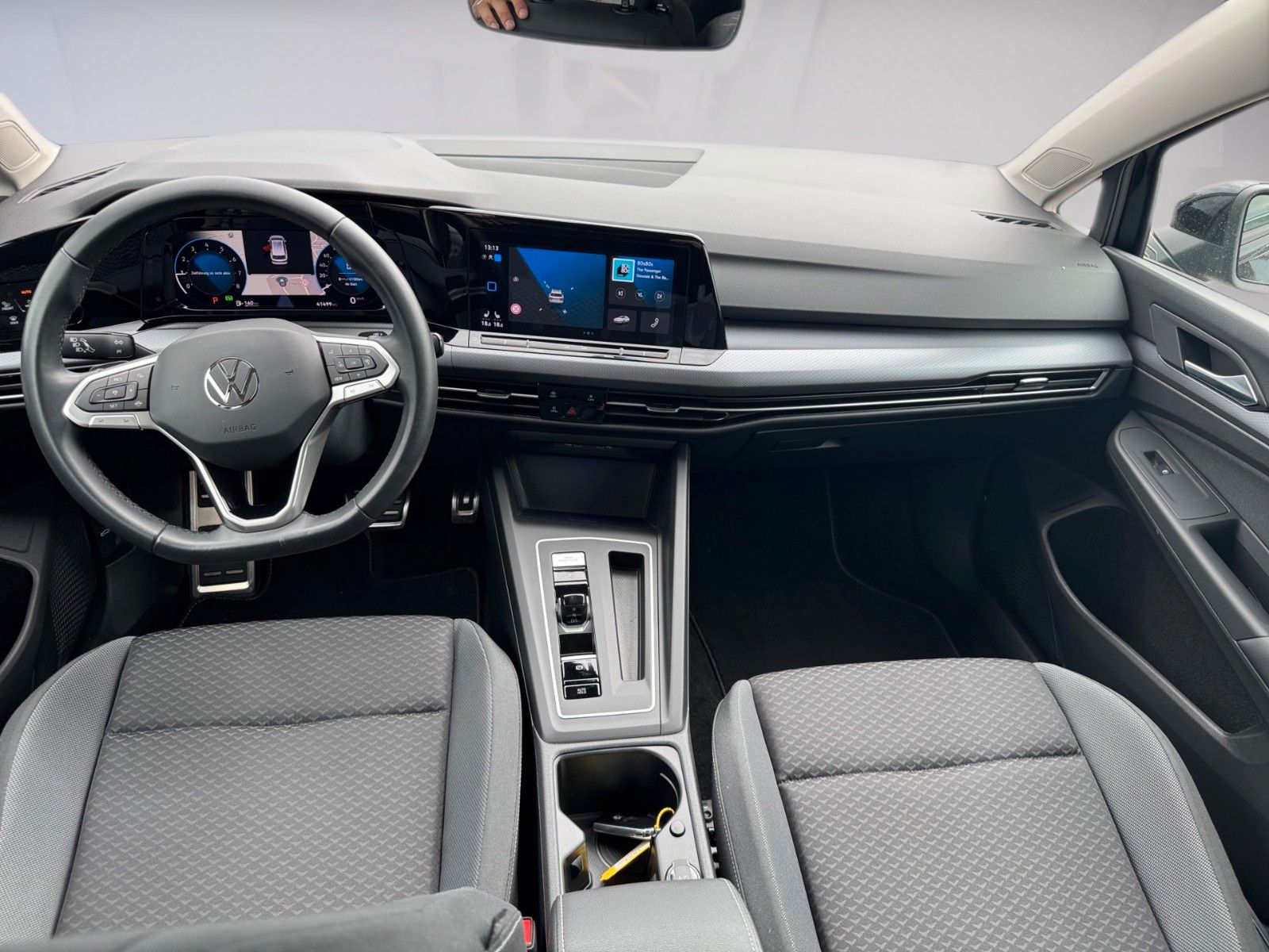 Fahrzeugabbildung Volkswagen Golf VIII Variant Life ACTIVE 1.0 eTSI