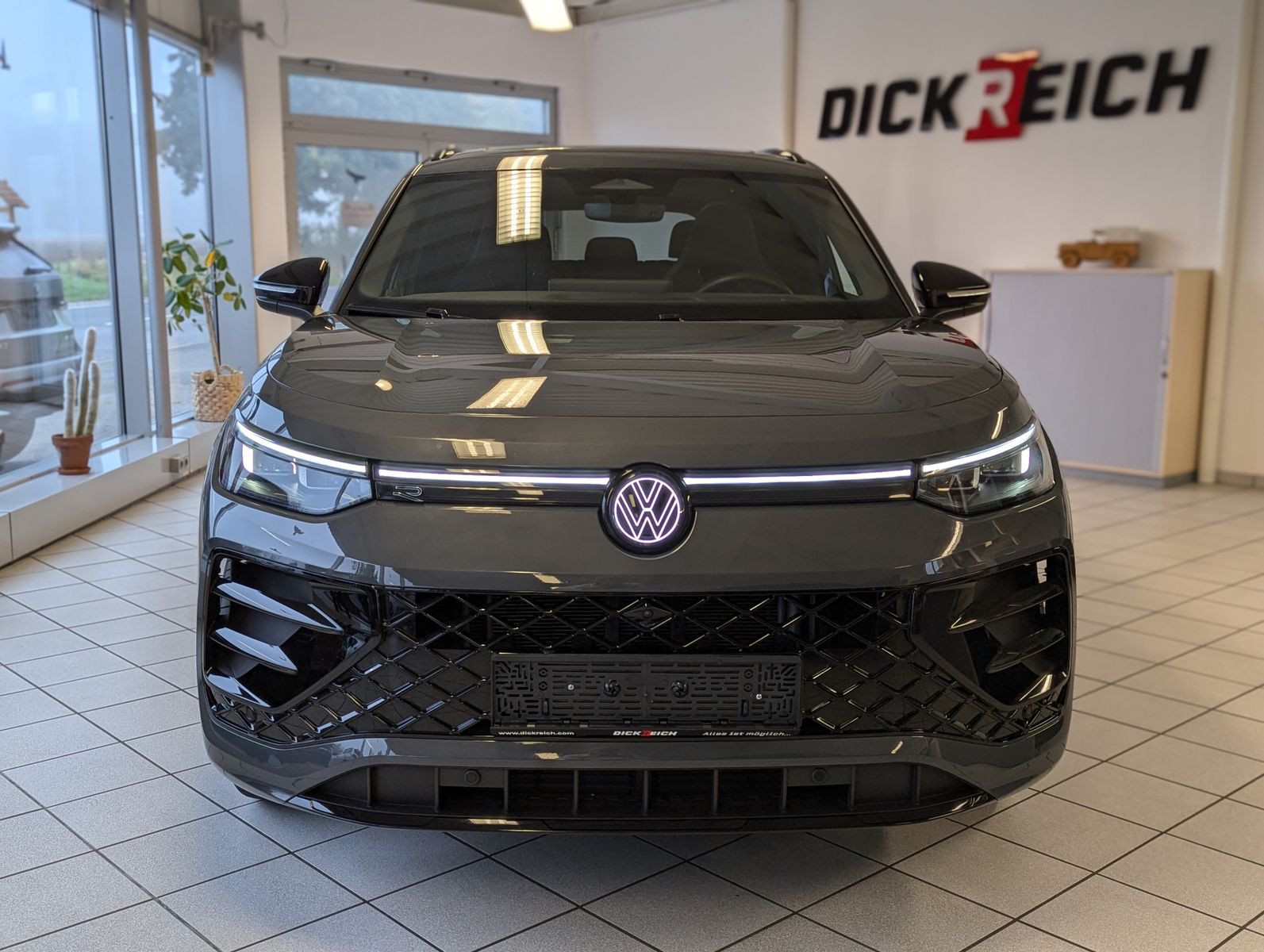 VW Tayron 2.0TDI 4M R-Line Launch Pano Black AHK 20 - Image 2