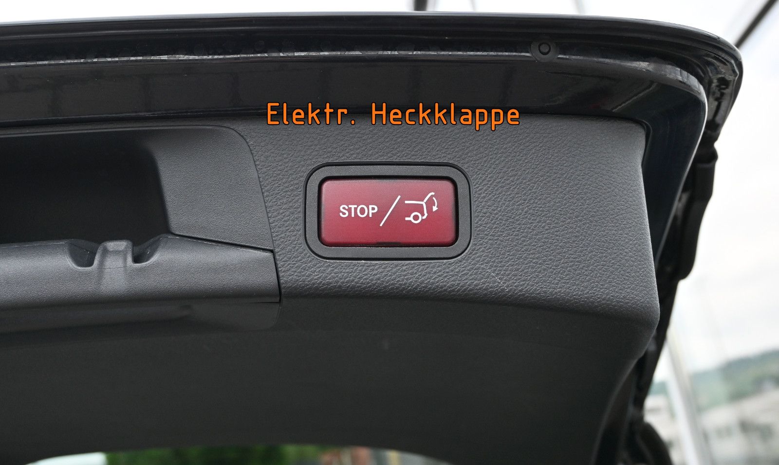 Fahrzeugabbildung Mercedes-Benz C 300 T Aut. Avantgarde °NIGHT°MULTIBEAM°KAMERA°