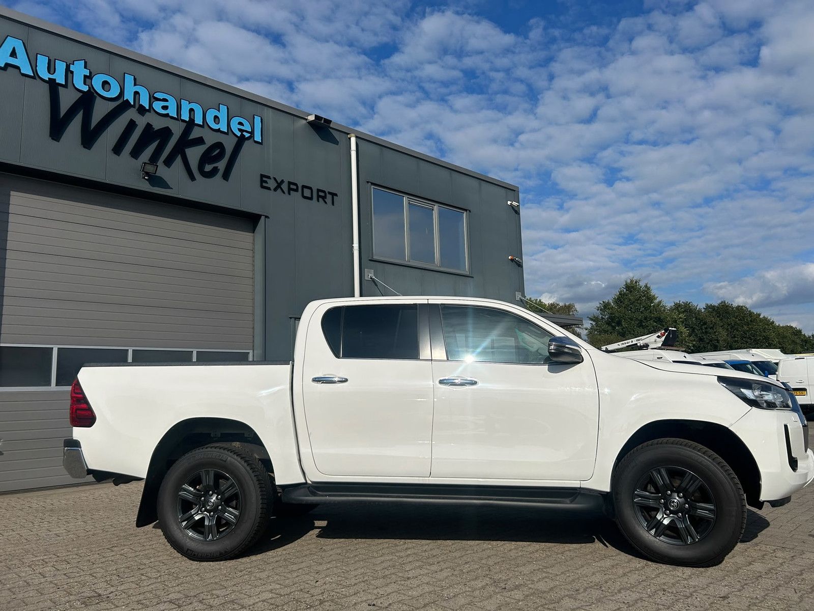 Toyota HiLux 2.4 D-4D Double Cab - 2022 - 4x4 - AUTOMAA imagem 2