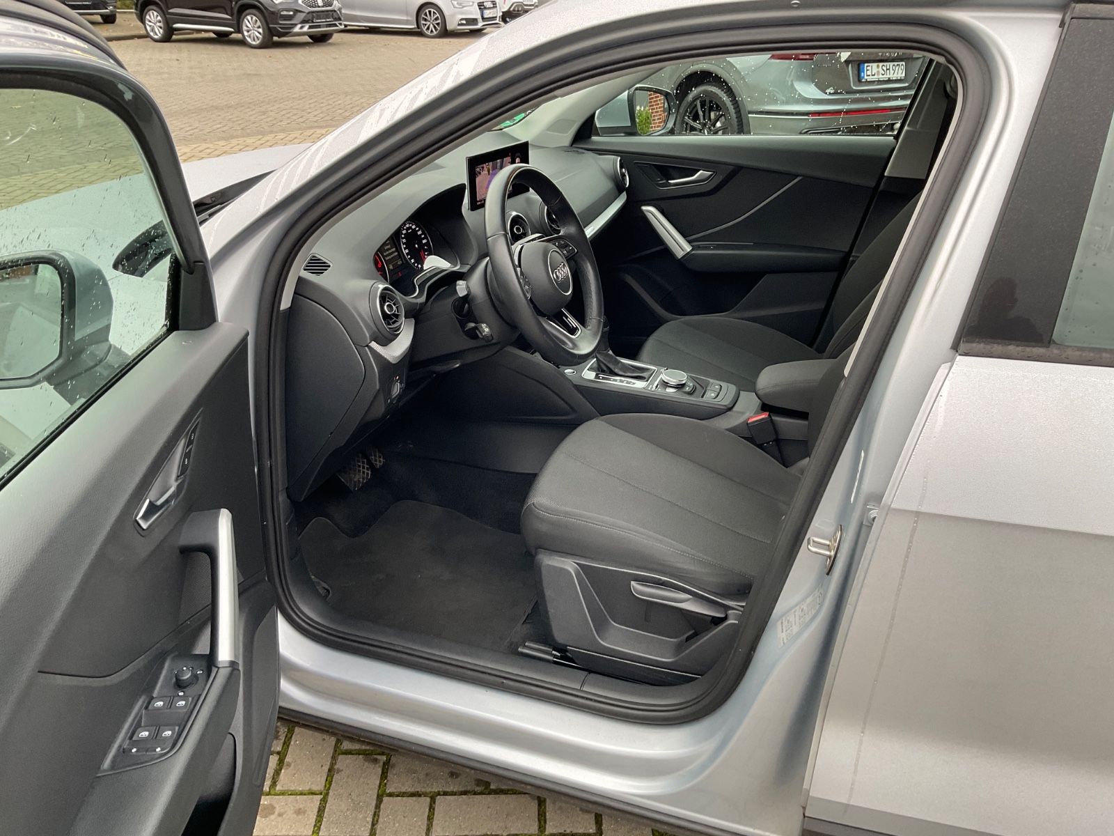 Fahrzeugabbildung Audi Q2 35 TFSI S tronic advanced,Kamera,Navi,LED