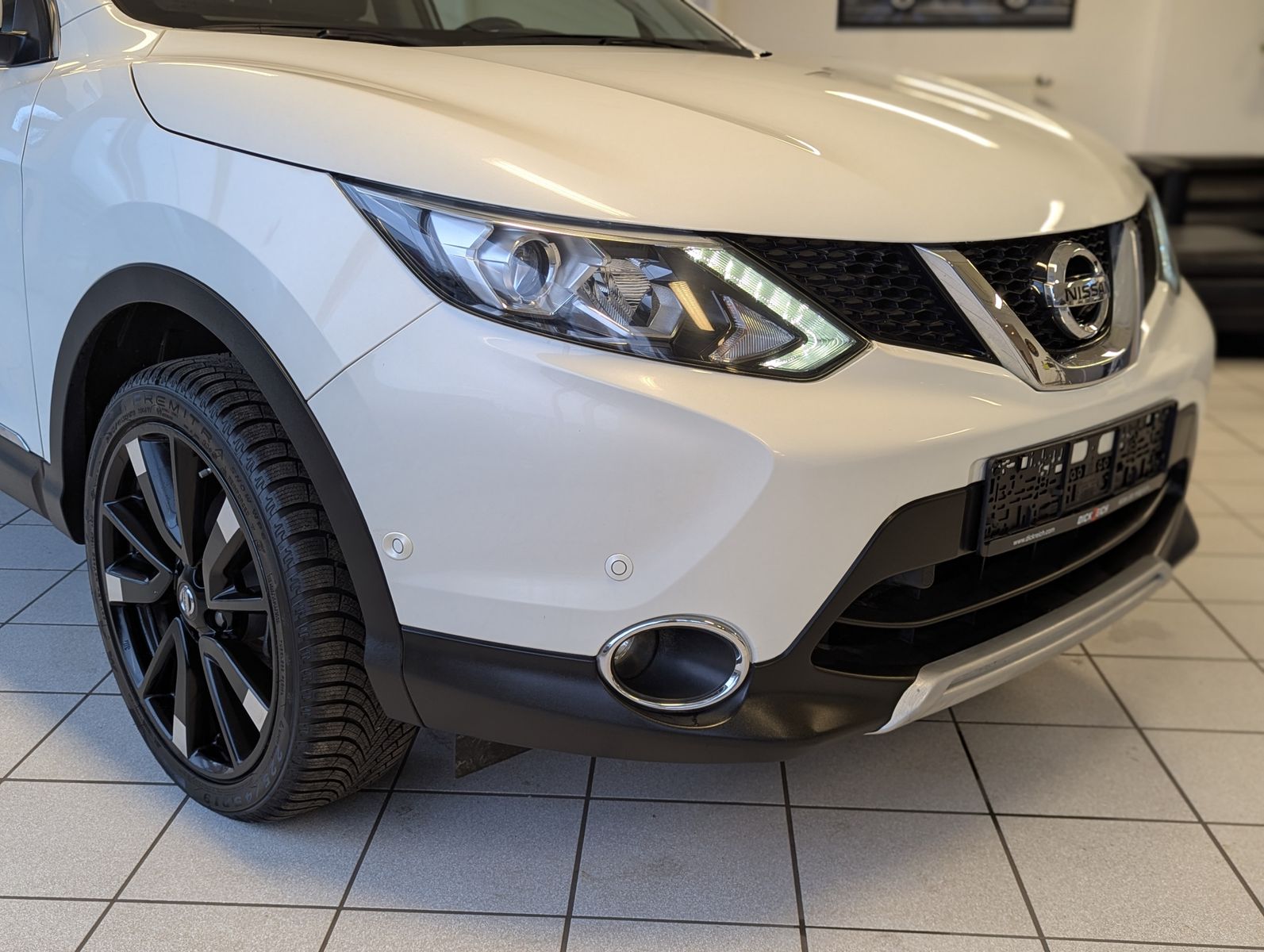 NISSAN Qashqai 1.2 Tekkna Leder Pano Navi 360° AHK 19" - Image 9