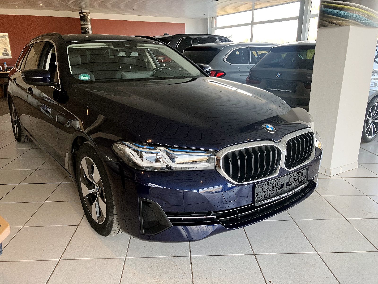 BMW 520d Headup/Driving&amp;Parkasst/Laser/LivePRO
