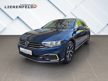 Volkswagen Passat - 1