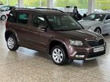 Skoda Yeti 2.0 TDI Drive 4x4 Xenon/PDC/AHK/1.Hand - Skoda Yeti in Wiesbaden