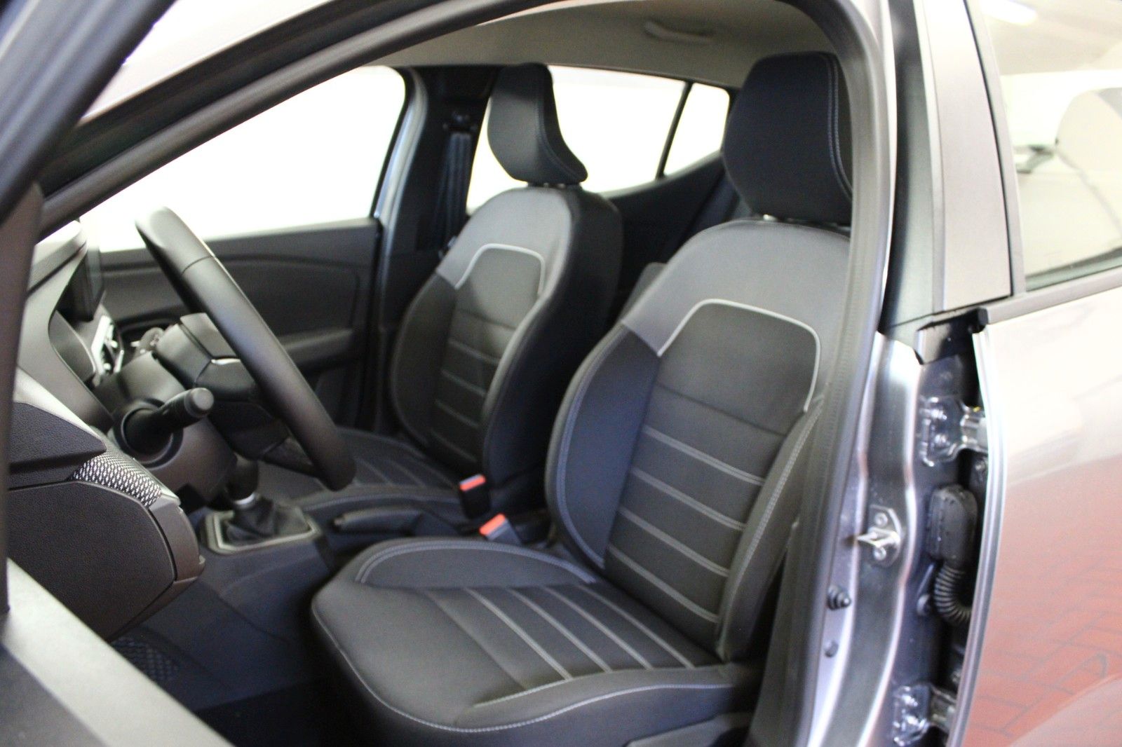 Fahrzeugabbildung Dacia Sandero TCe 90 auto Expression #15622