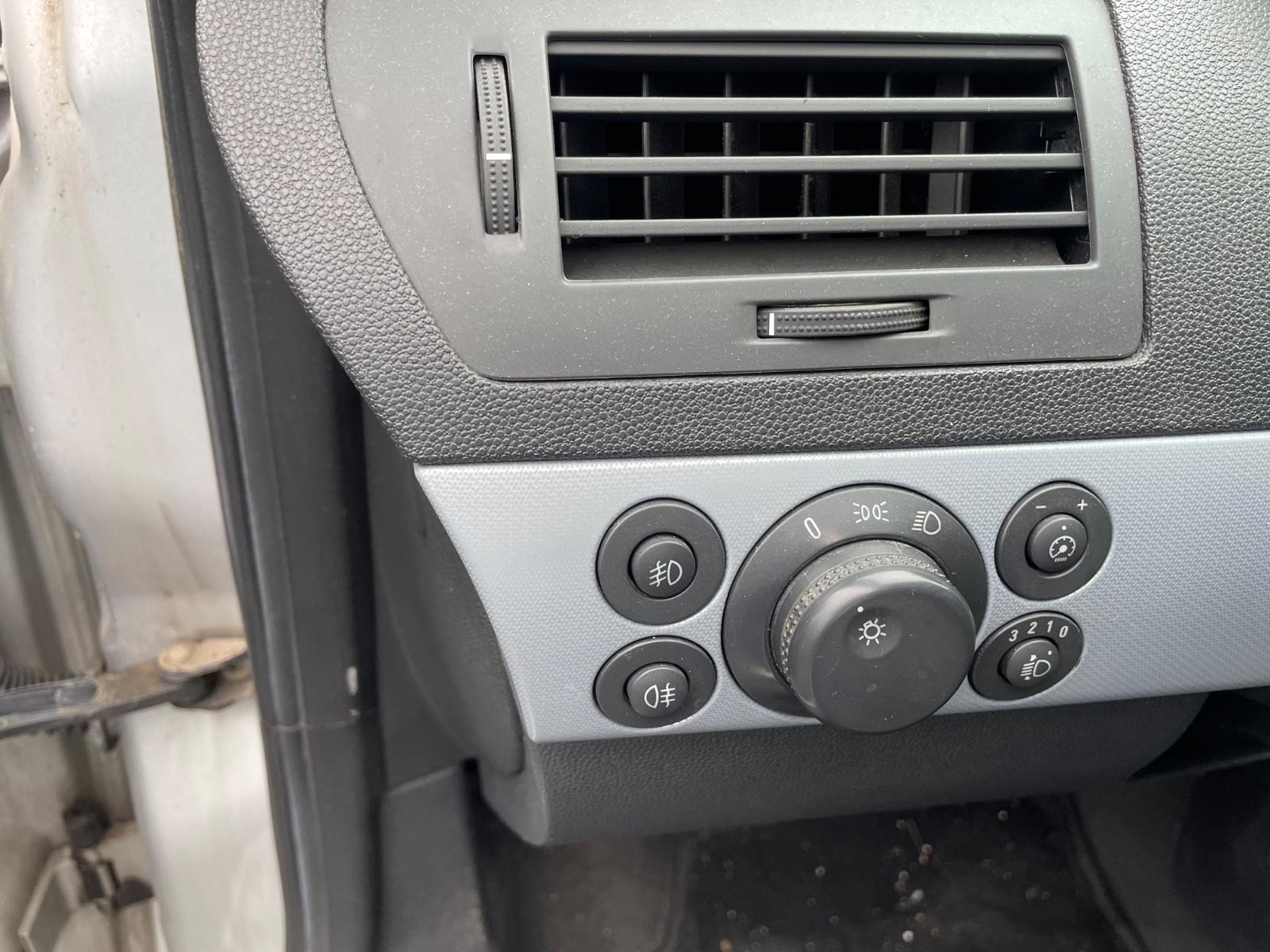 Opel Astra 2006 — photo 10