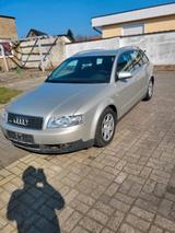 Volkswagen Audi4  Zahnriem TÜV 10.27 - gebrauchte VW Touran aus dem Jahr 2003